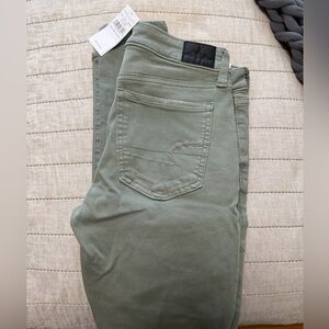 American Eagle Outfitters Straight Leg Pants in Olive Green